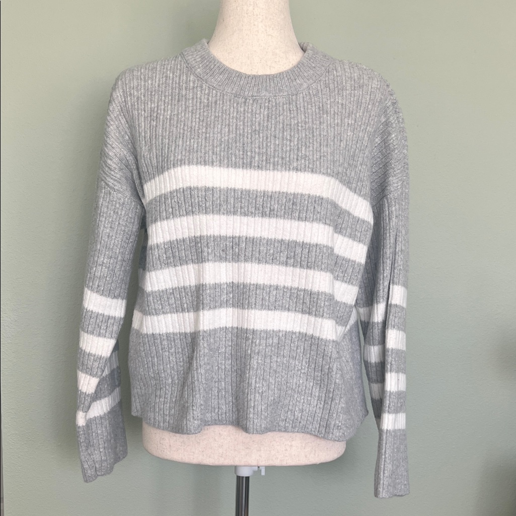 Pinque Gray And White Striped Women's Sweater - Nwot